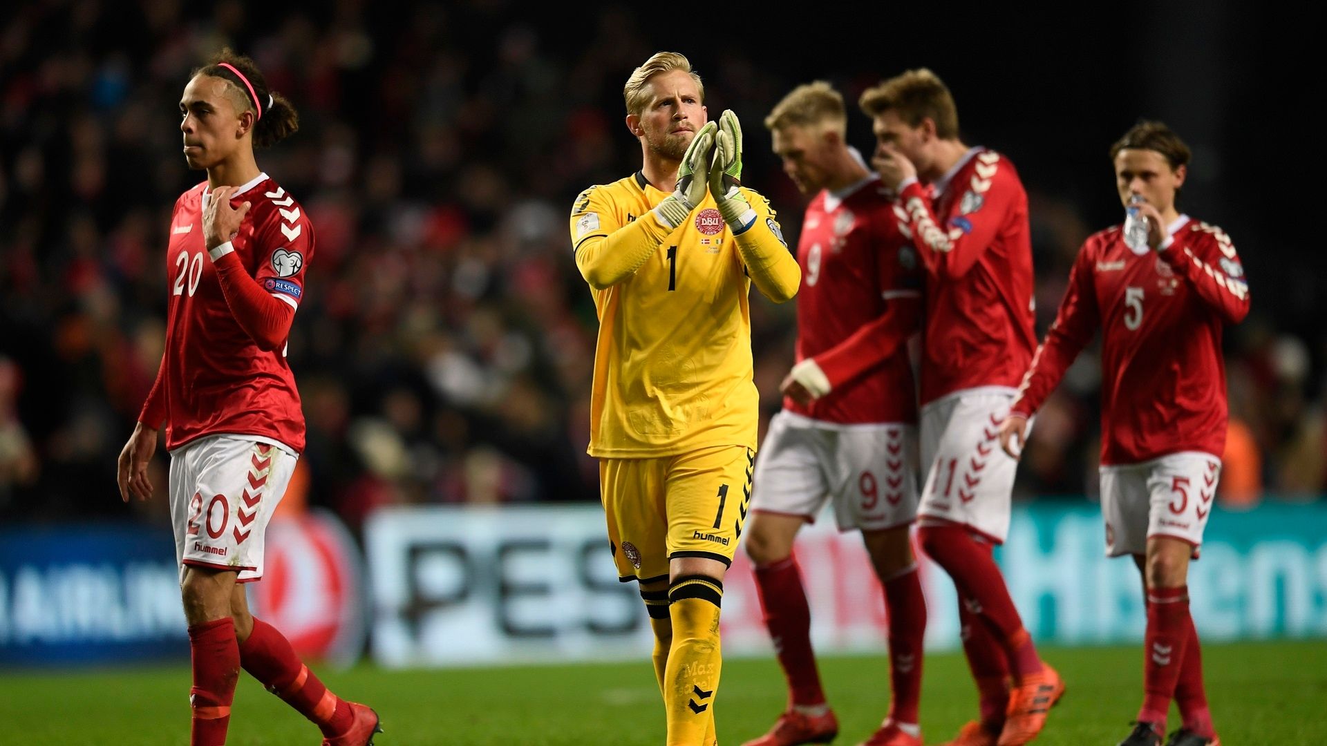 2017-11-12 Denmark Schmeichel