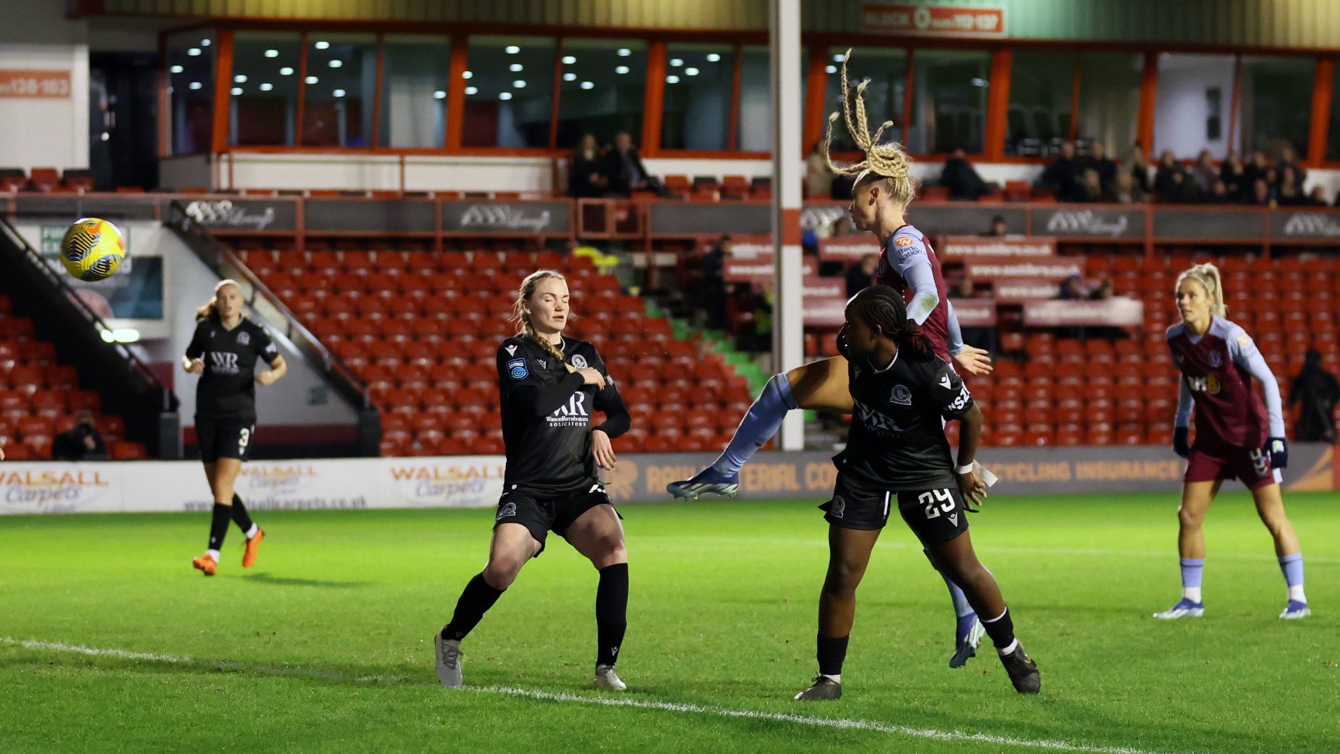 Alisha Lehmann Aston Villa