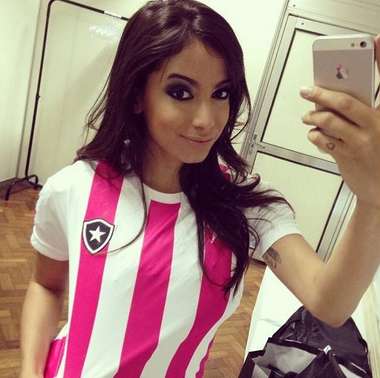 Anitta Botafogo
