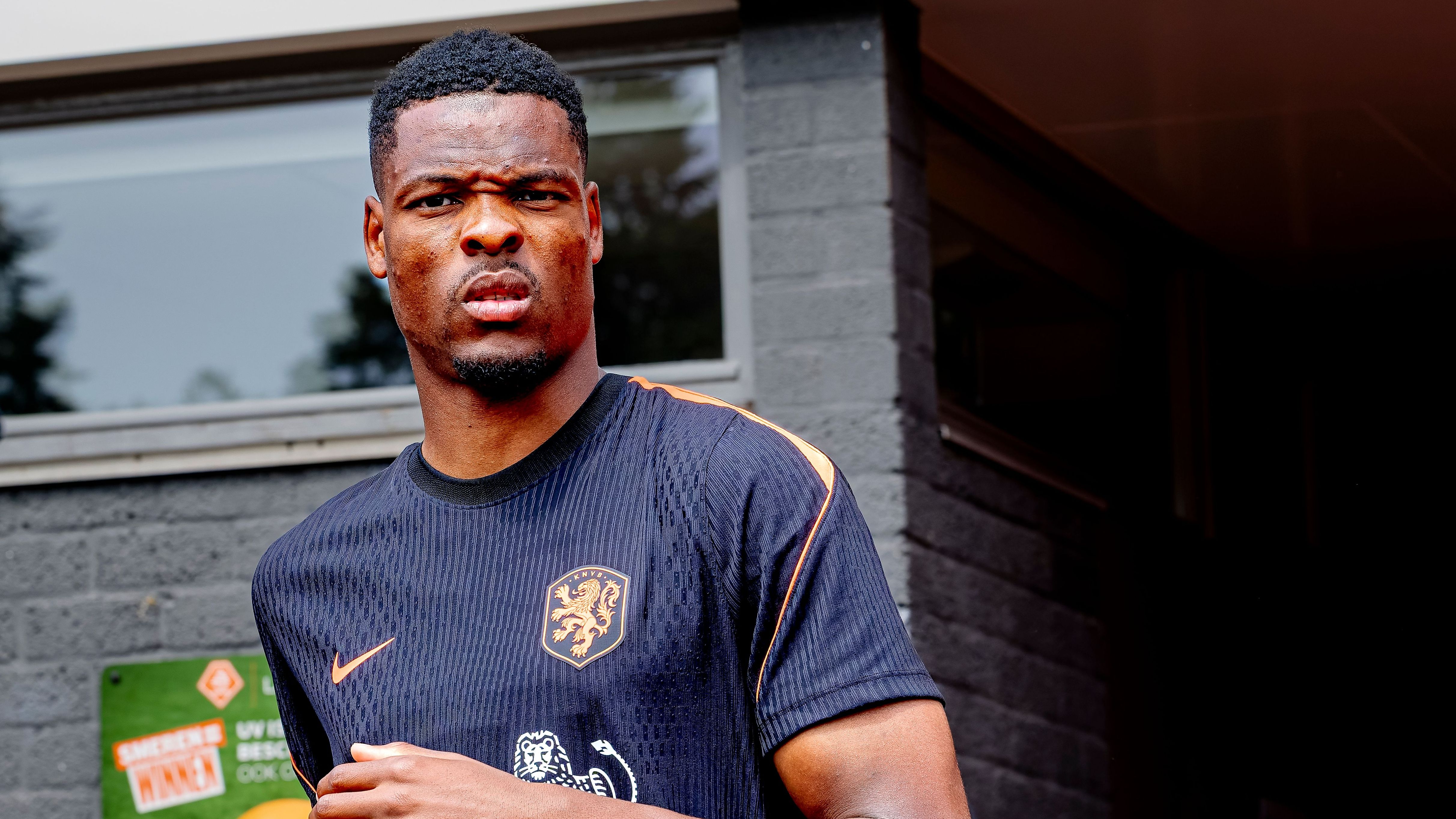 Denzel Dumfries