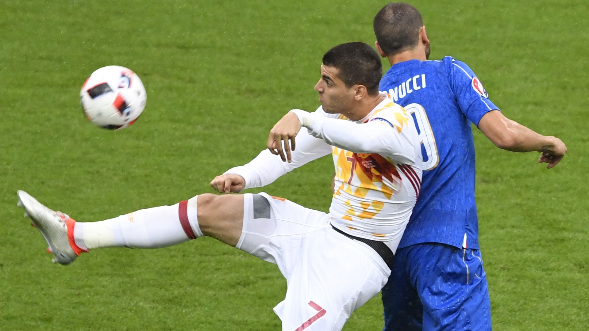 Alvaro Morata Leonardo Bonucci Italien Spanien 06272016