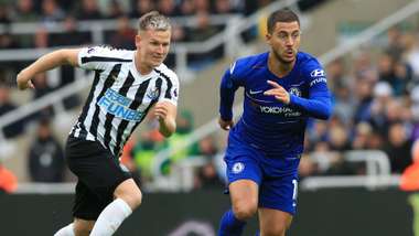 Eden Hazard Matt Ritchie Newcastle United Chelsea Premier League 260818