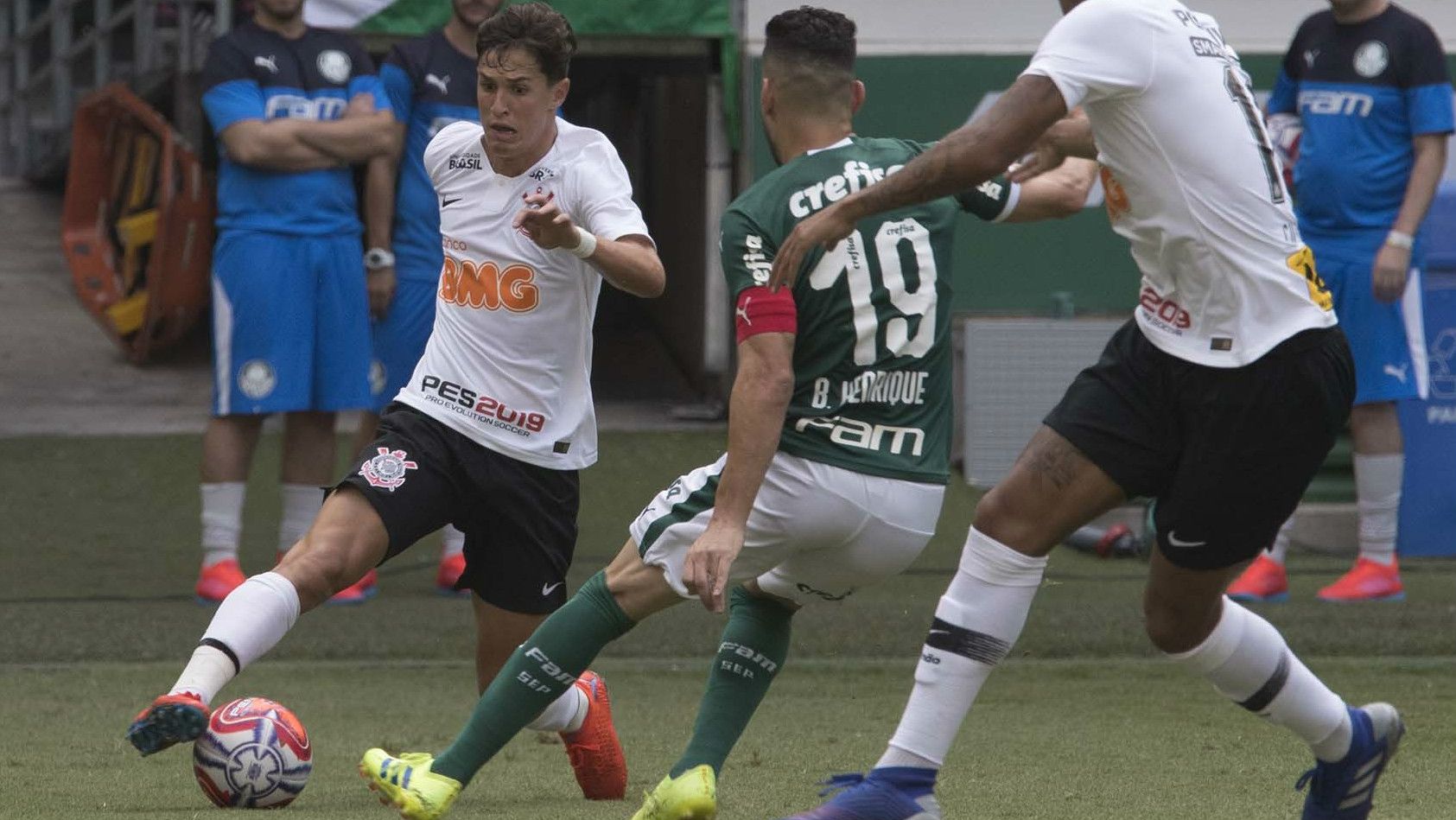 Mateus Vital e Bruno Henrique - Palmeiras x Corinthians - 2/02/2019