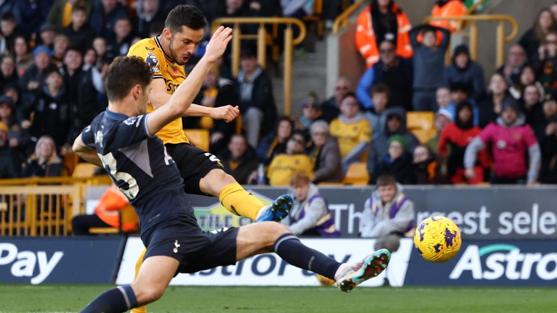 Wolves' Pablo Sarabia scores wondergoal against Tottenham