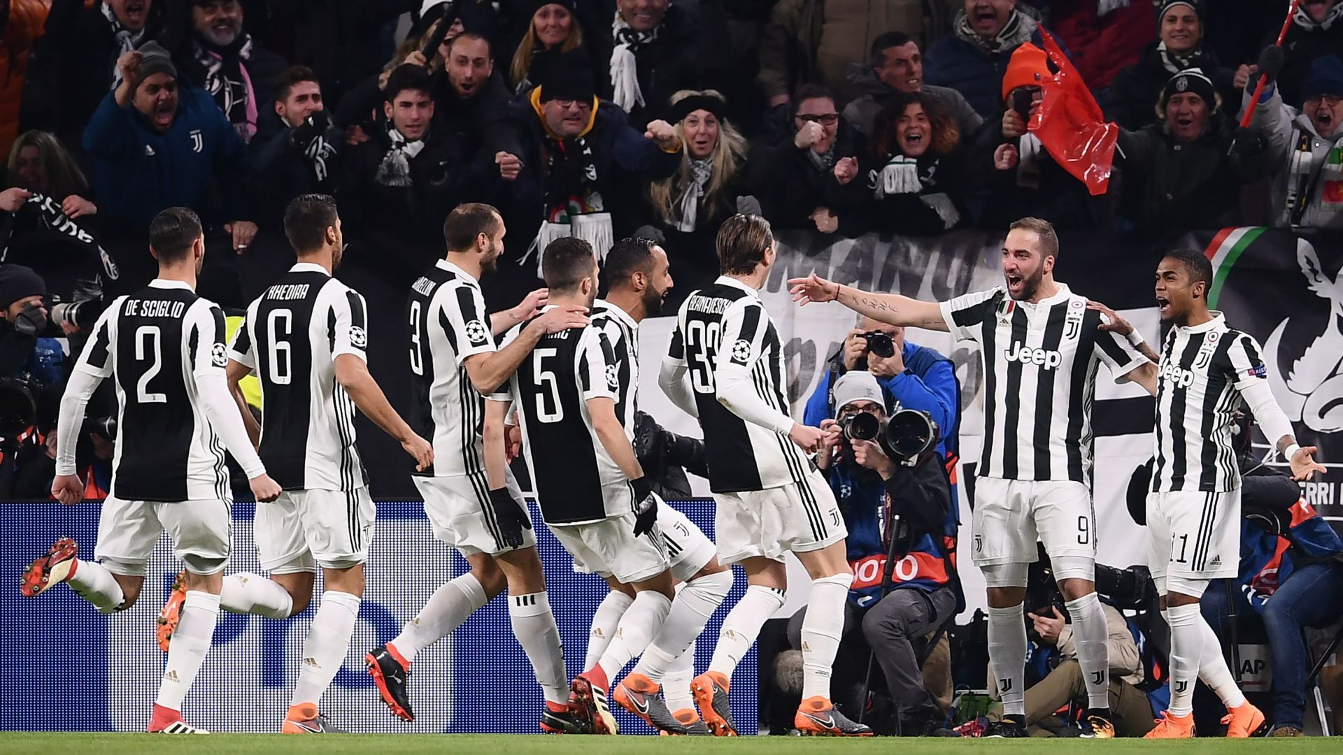 Juventus celebrates Higuain vs. Tottenham