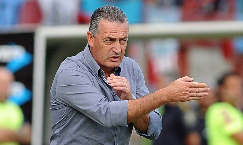 Arsenal v Quilmes Gustavo Alfaro