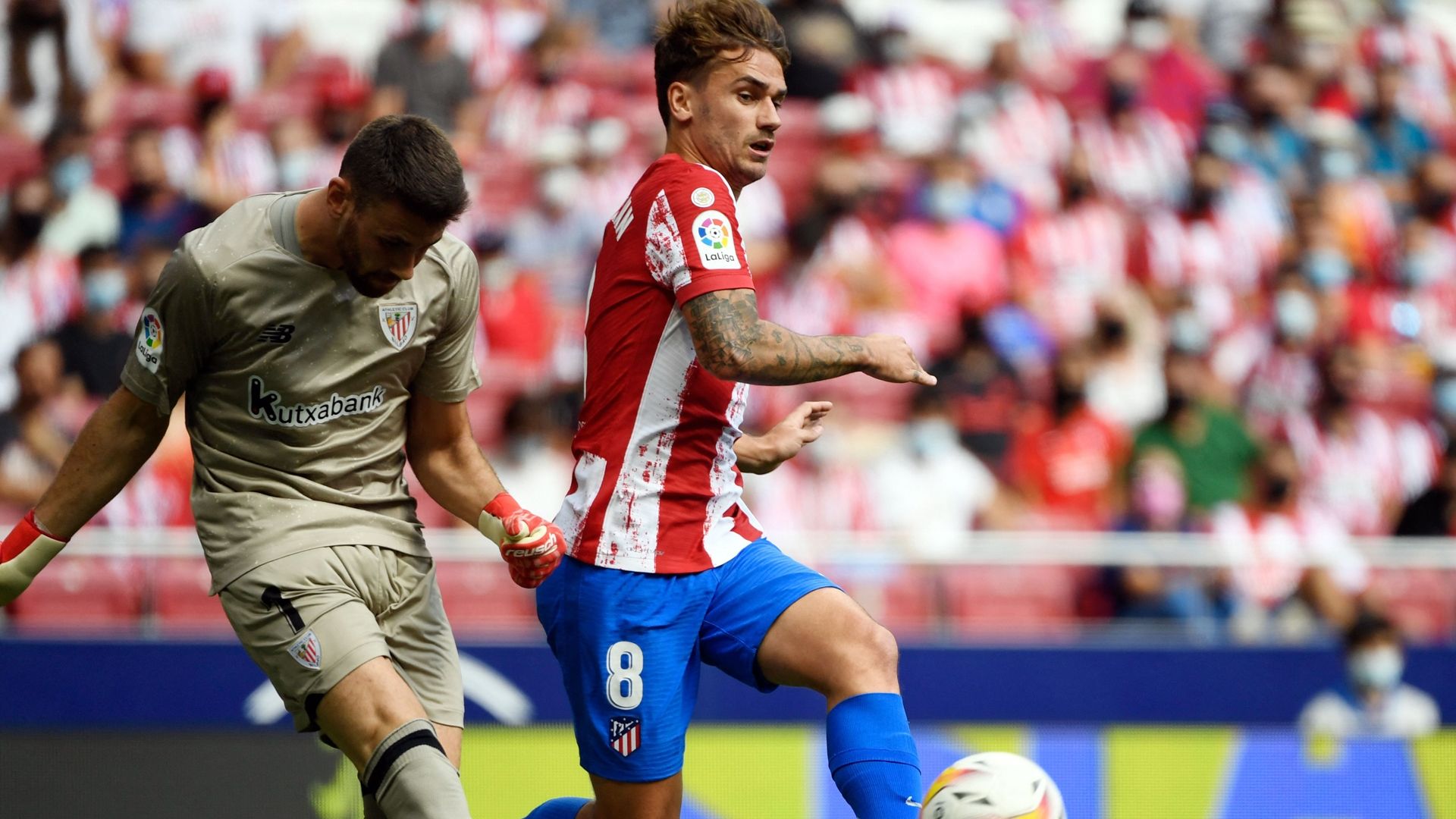 Griezmann y Unai Simón, Atlético de Madrid vs. Athletic Club