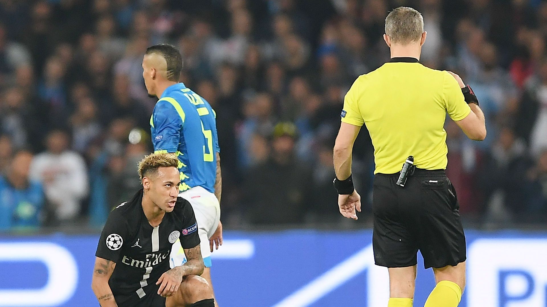 Neymar PSG Napoli Referee