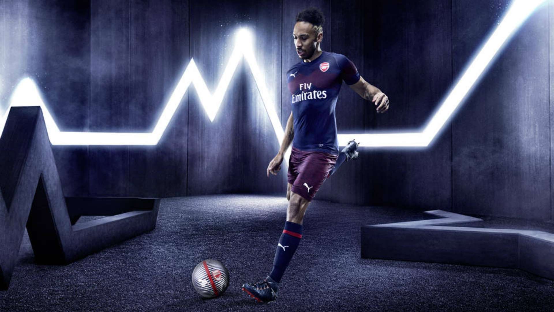 Pierre-Emerick Aubameyang Arsenal away 18-19