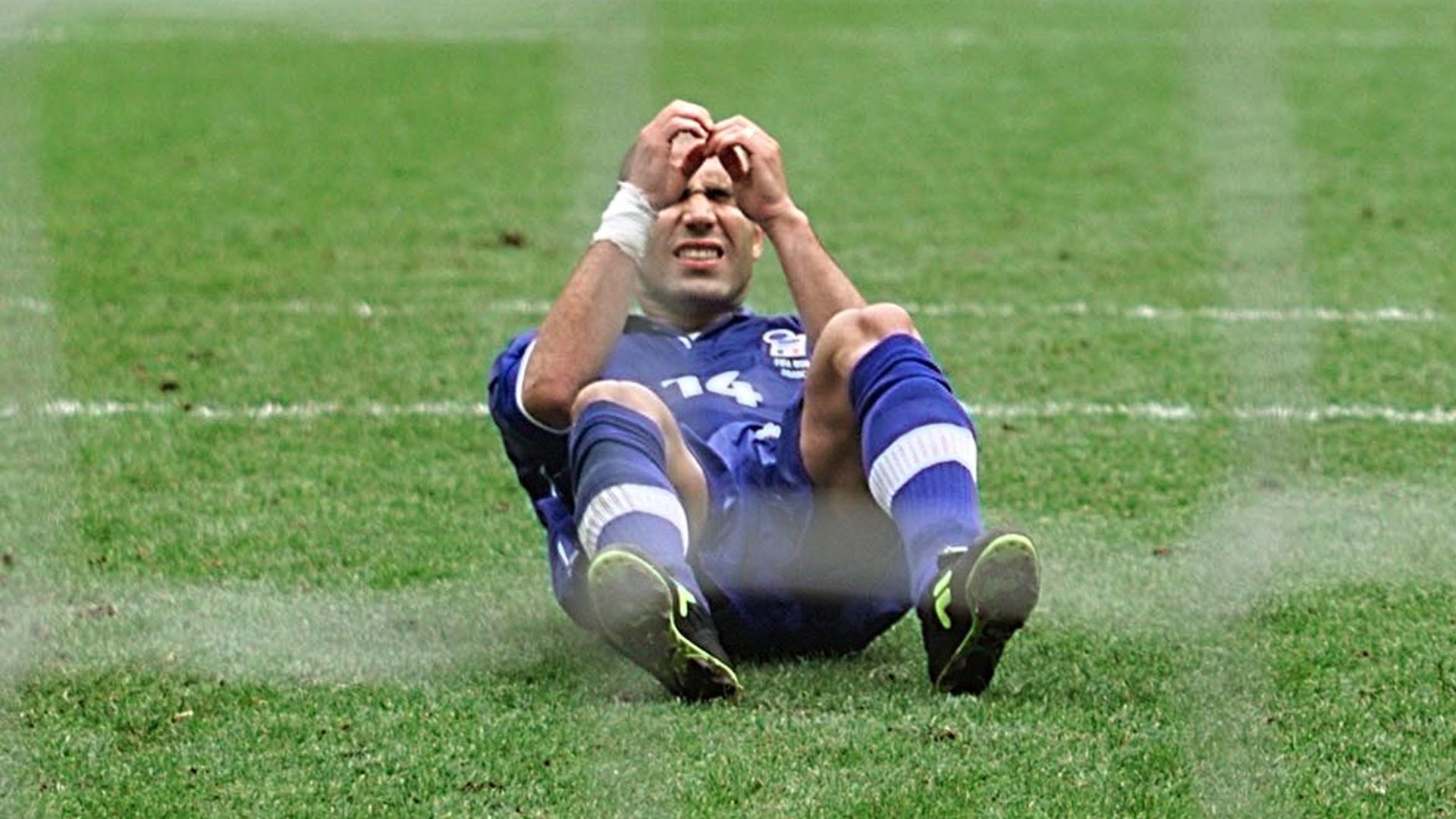 Luigi Di Biagio France Italy World Cup 1998