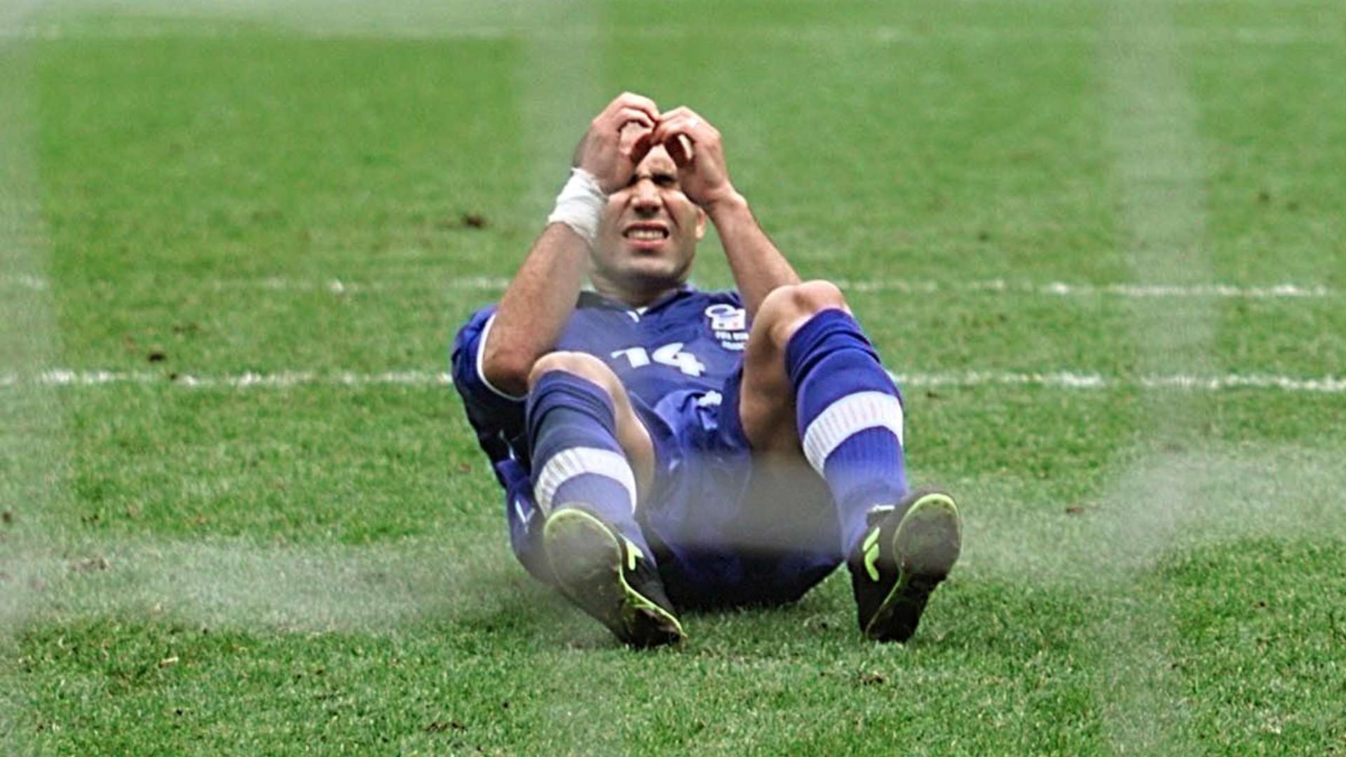 Luigi Di Biagio France Italy World Cup 1998