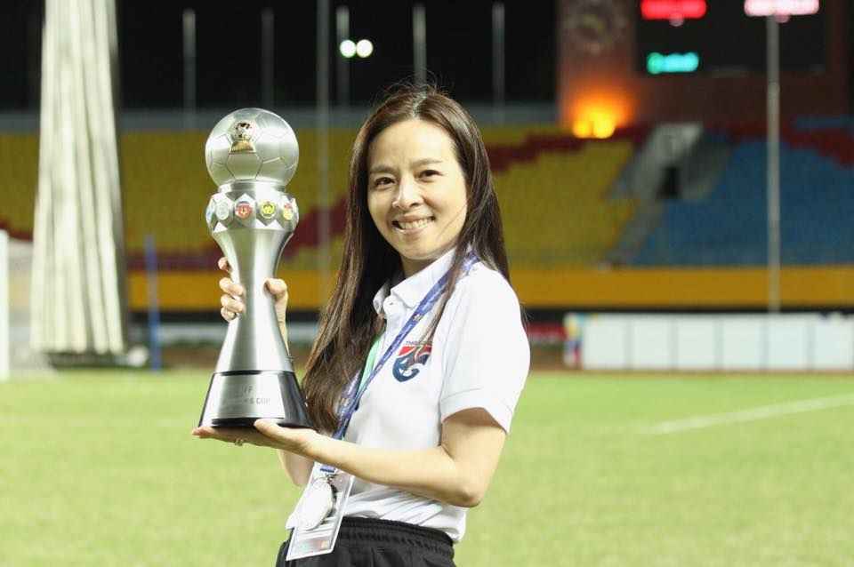 นวลพรรณ ล่ำซำ