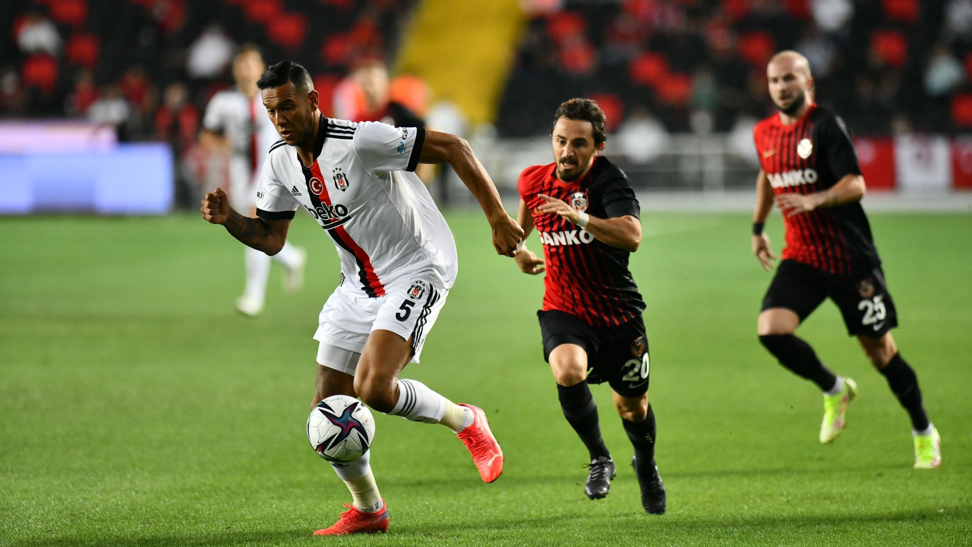 Gaziantep FK-Beşiktaş, Josef de Souza, Recep Niyaz