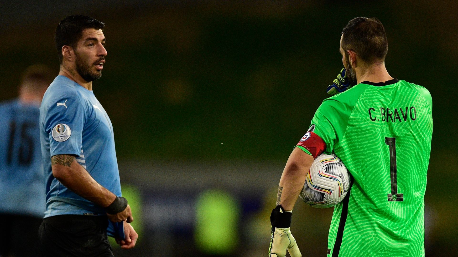 Claudio Bravo - Luis Suárez