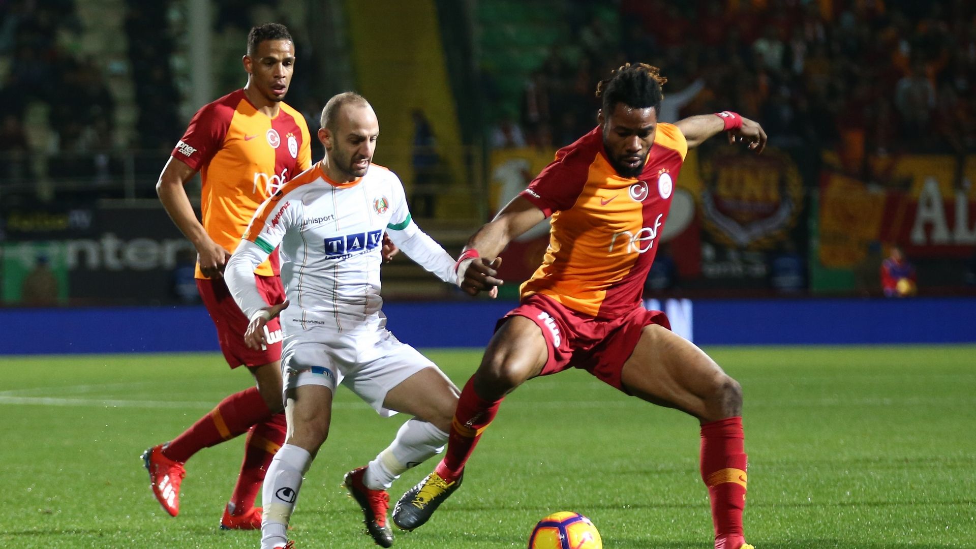 Fernando Reges Efecan Karaca Christian Luyindama Alanyaspor Galatasaray 222019