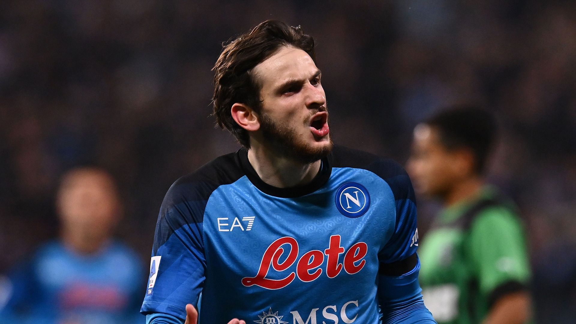 ナポリ、22歳の新星クヴァラツヘリア流出防止へ今季後に年俸倍増＆契約