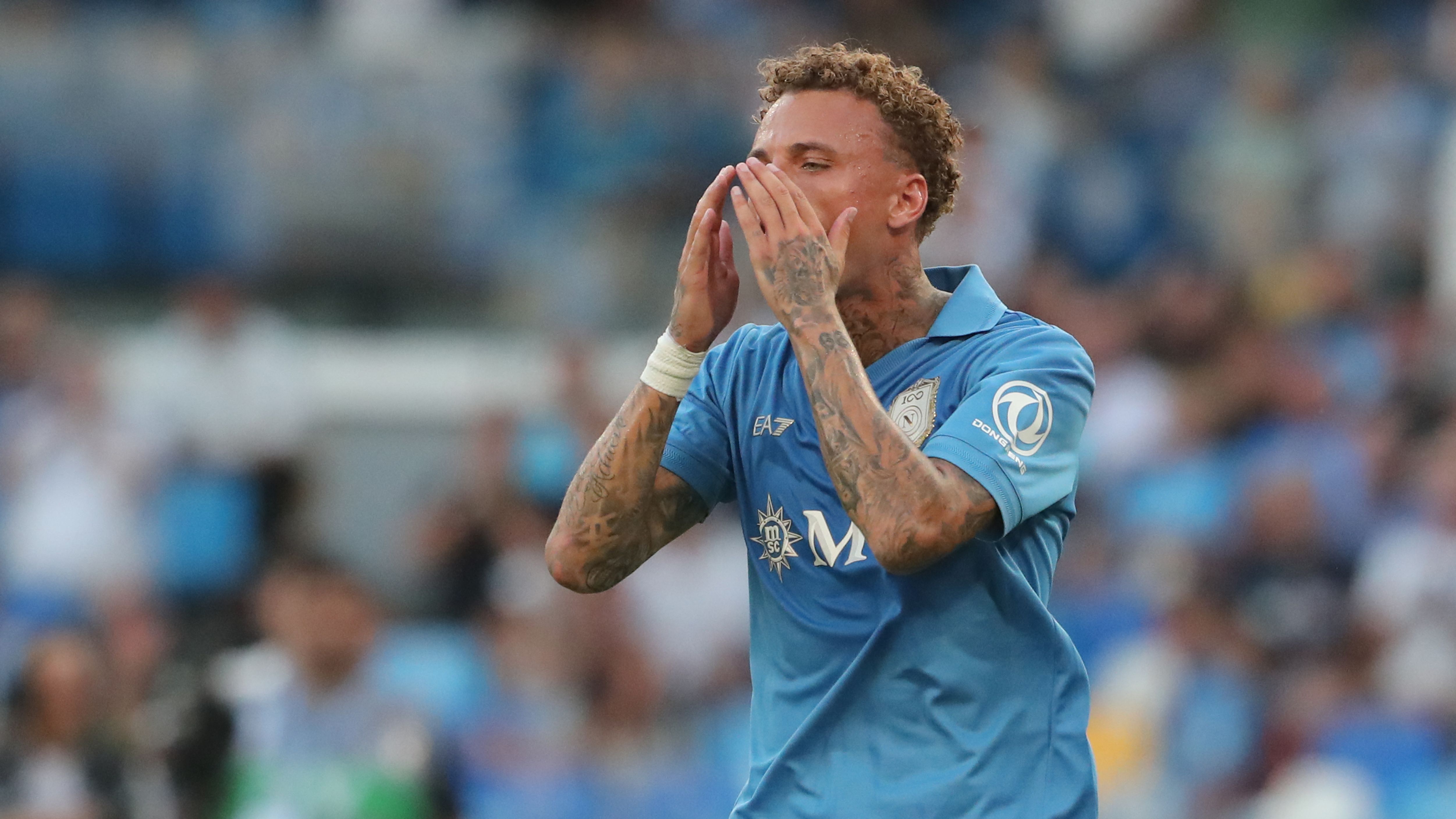 Titular, Noa Lang não consegue evitar derrota em casa do Napoli em clássico decisivo