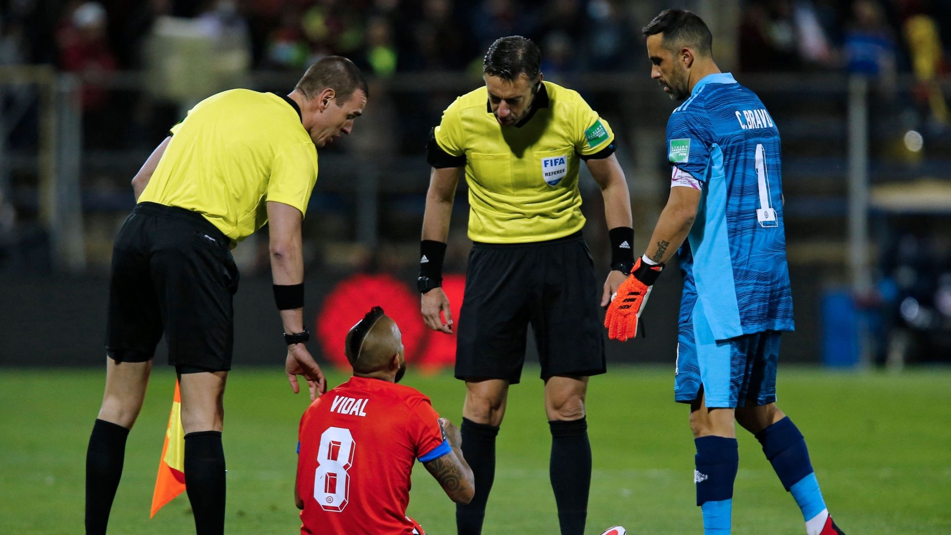 141021 Chile Venezuela Claudio Bravo y Arturo Vidal