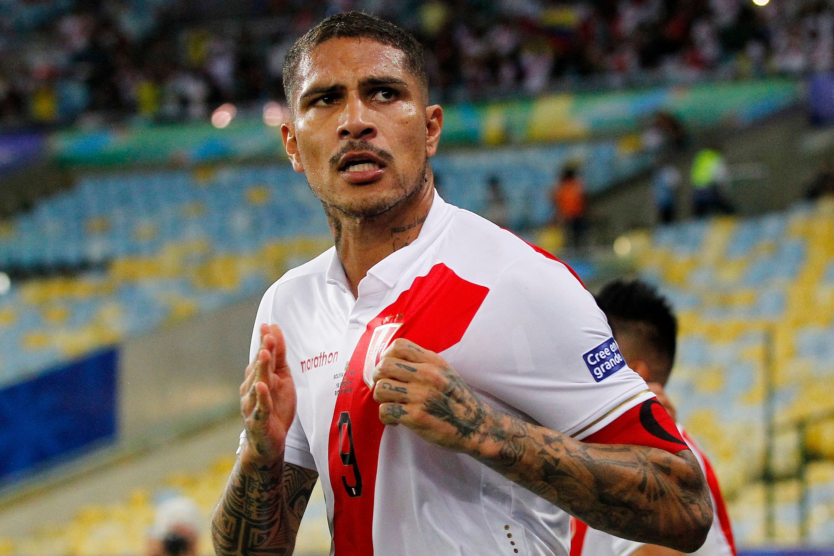 Guerrero comemora gol pelo Peru na Copa América