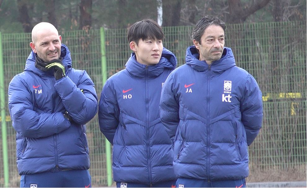 아로소 코치
