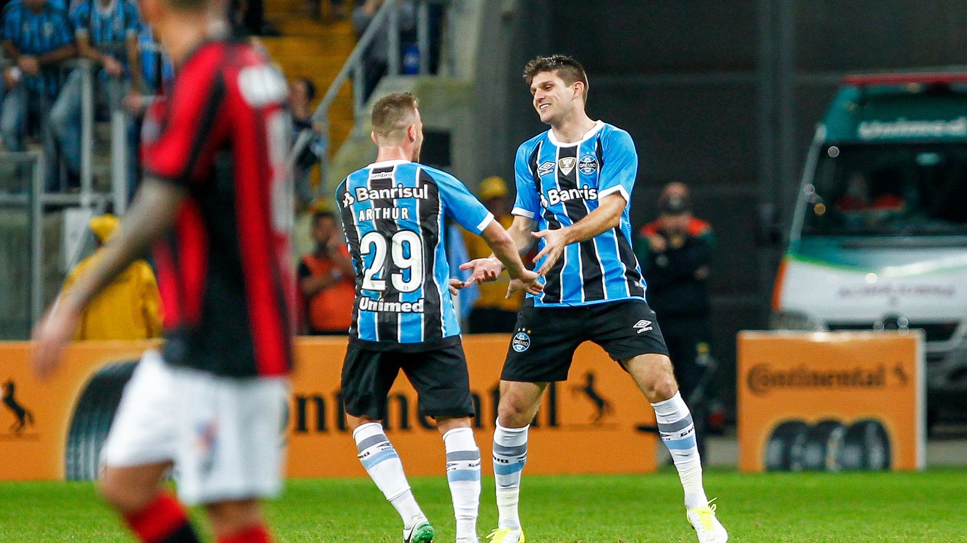 Arthur Kannemann Gremio Atletico-PR Copa do Brasil 28062017