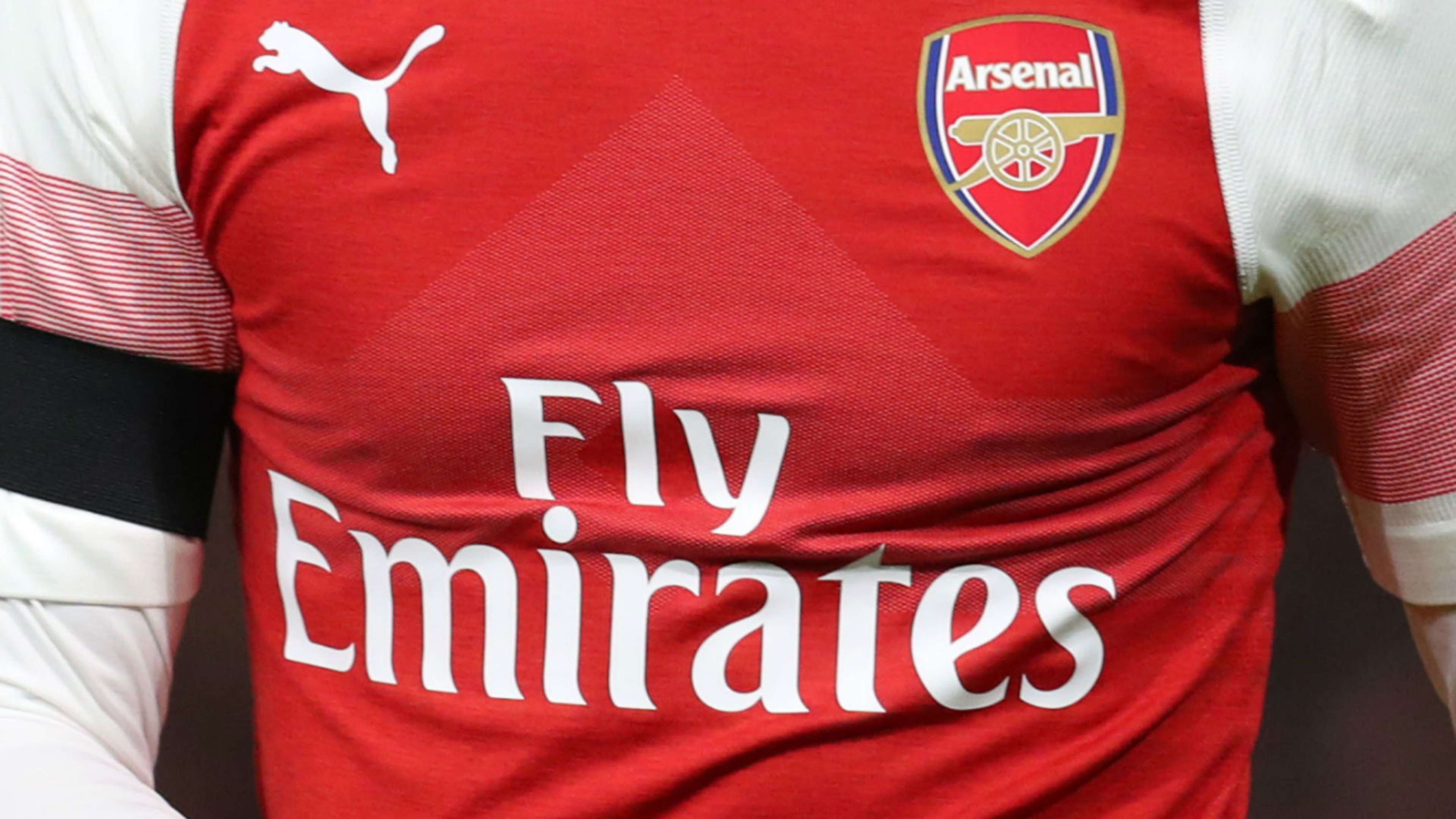 Arsenal Fly Emirates