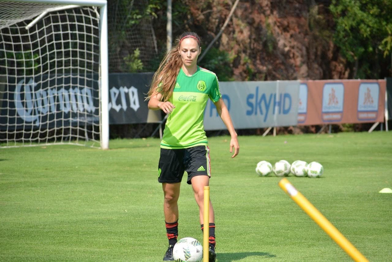 Janelly Farías Selección