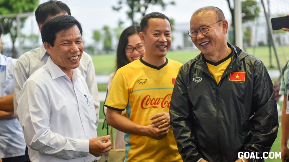 Bộ trưởng Nguyễn Ngọc Thiện thăm - động viên Olympic Việt Nam tại PVF 26/7