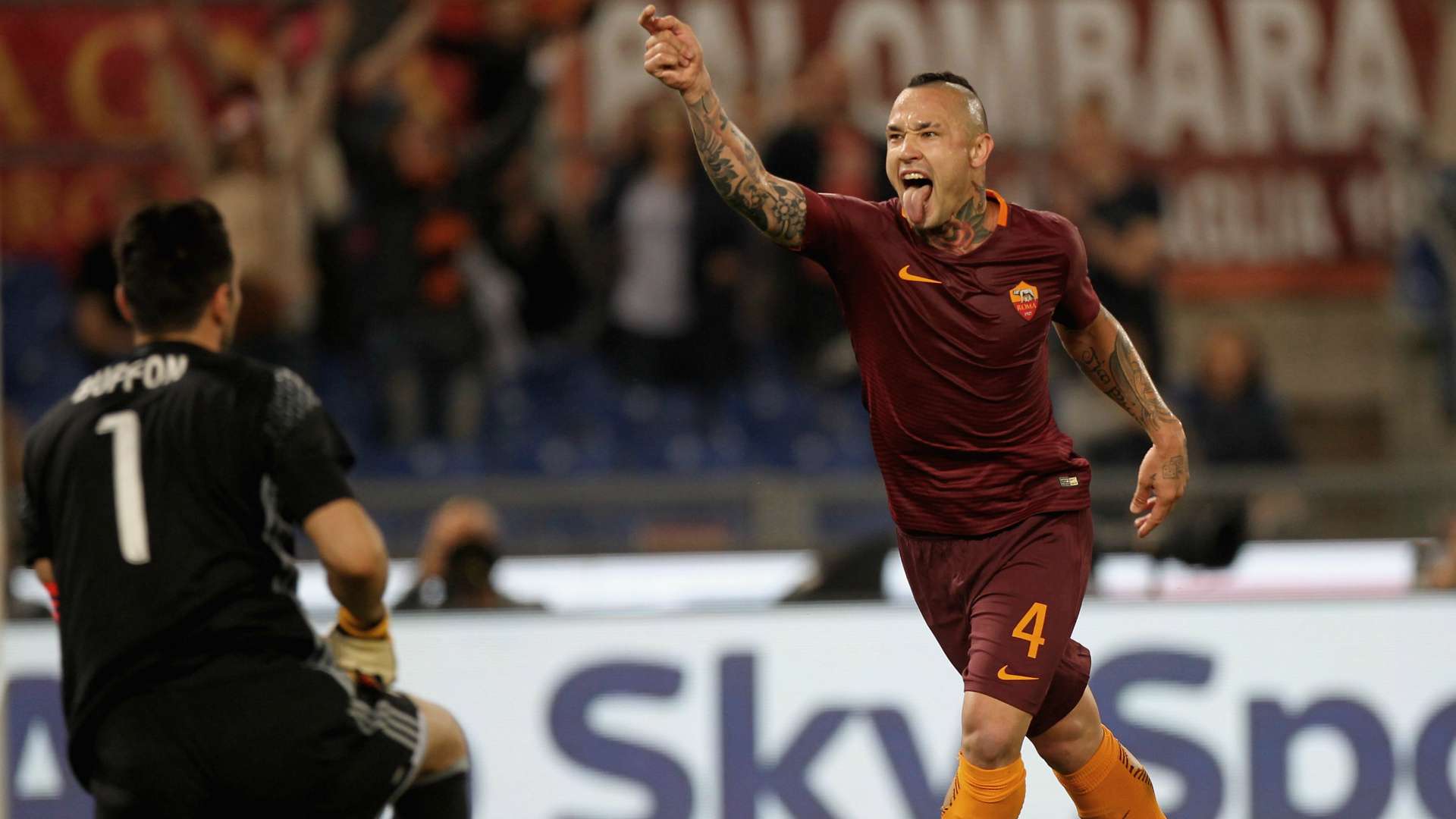 Radja Nainggolan celebrating Roma Juventus Serie A 14052017