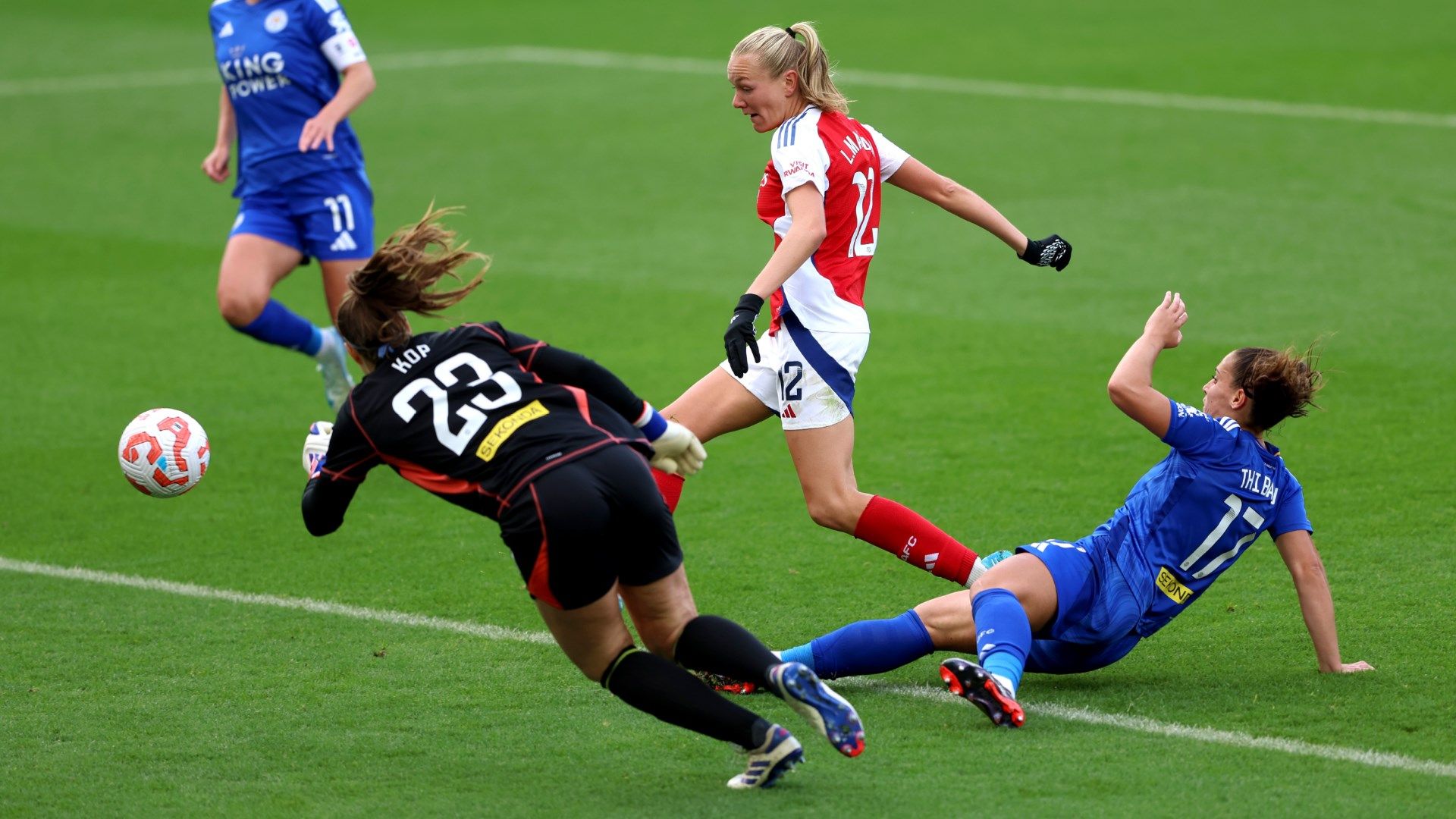 Frida Maanum Arsenal Leicester Women 2024-25