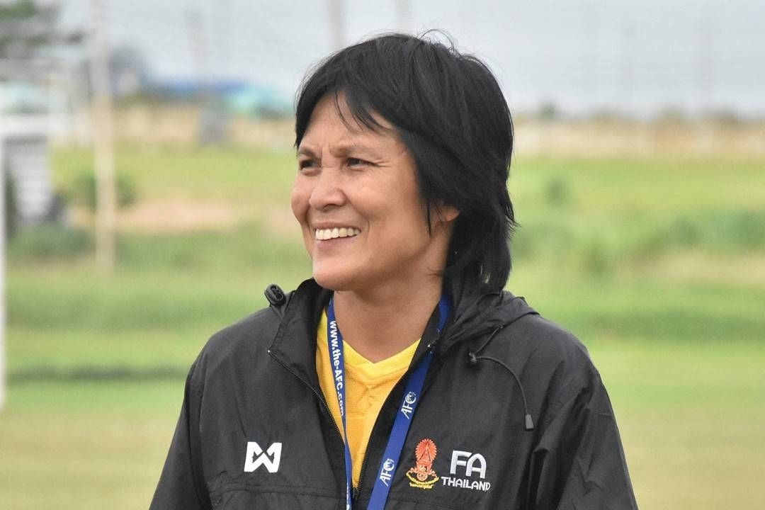 แพรว สีหมากสุก