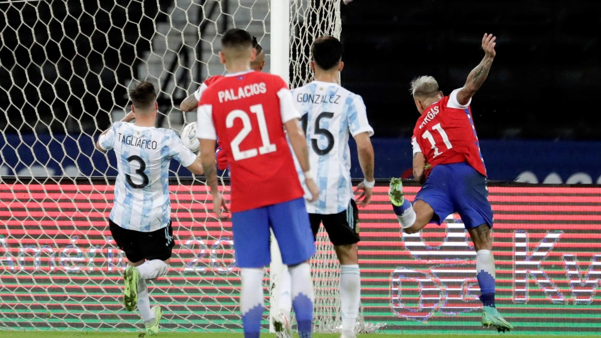 Eduardo Vargas Argentina Chile Copa América 2021