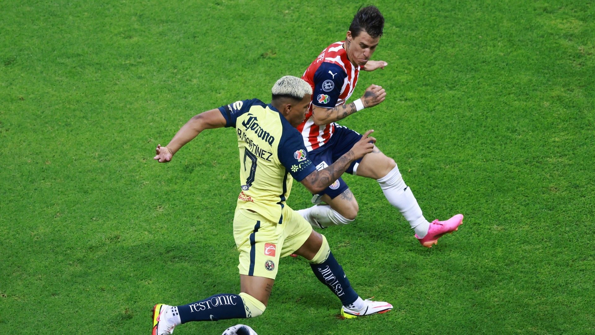 América Chivas Roger Martínez Chicote Calderón