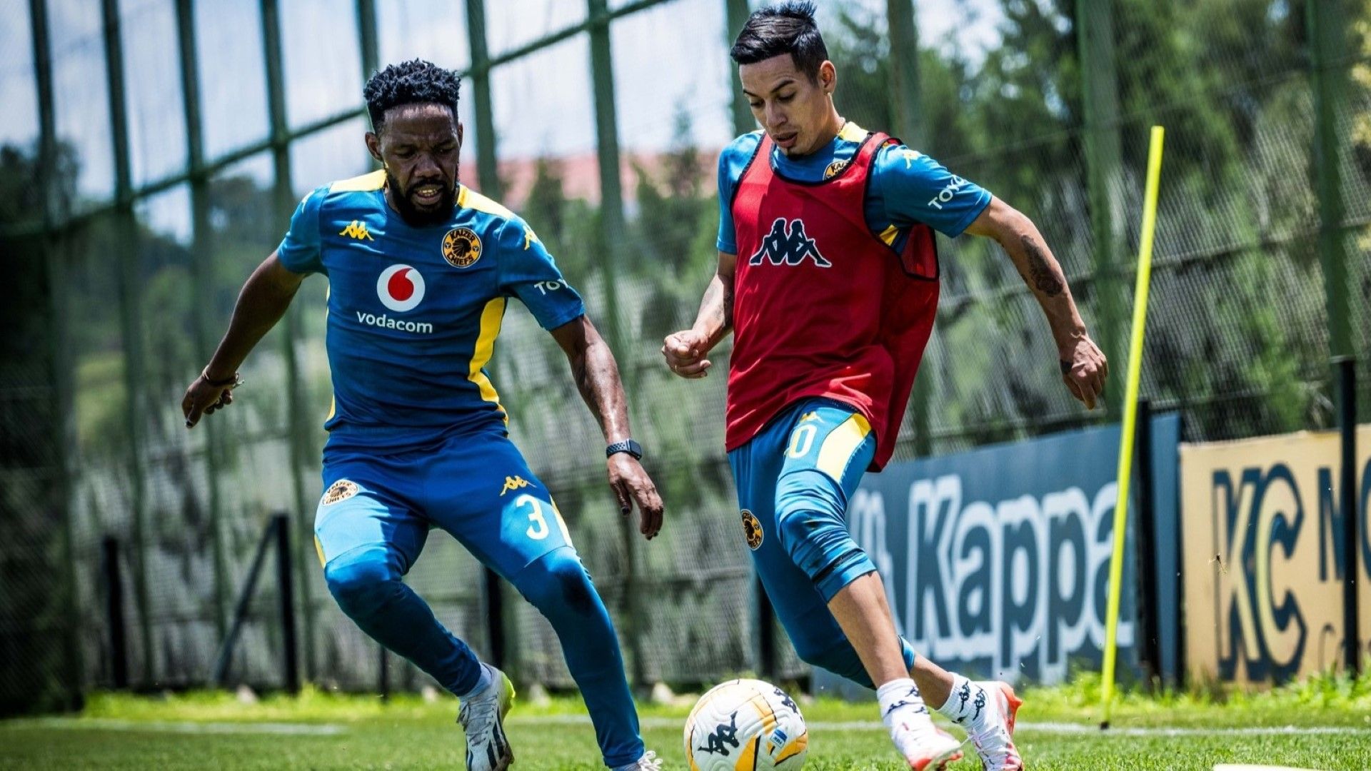 Mduduzi Mdantsane and Gaston Sirino, Kaizer Chiefs