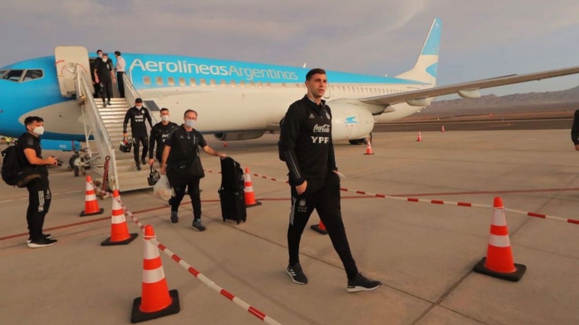 Emiliano Dibu Martinez Argentina Aeropuerto 26012022