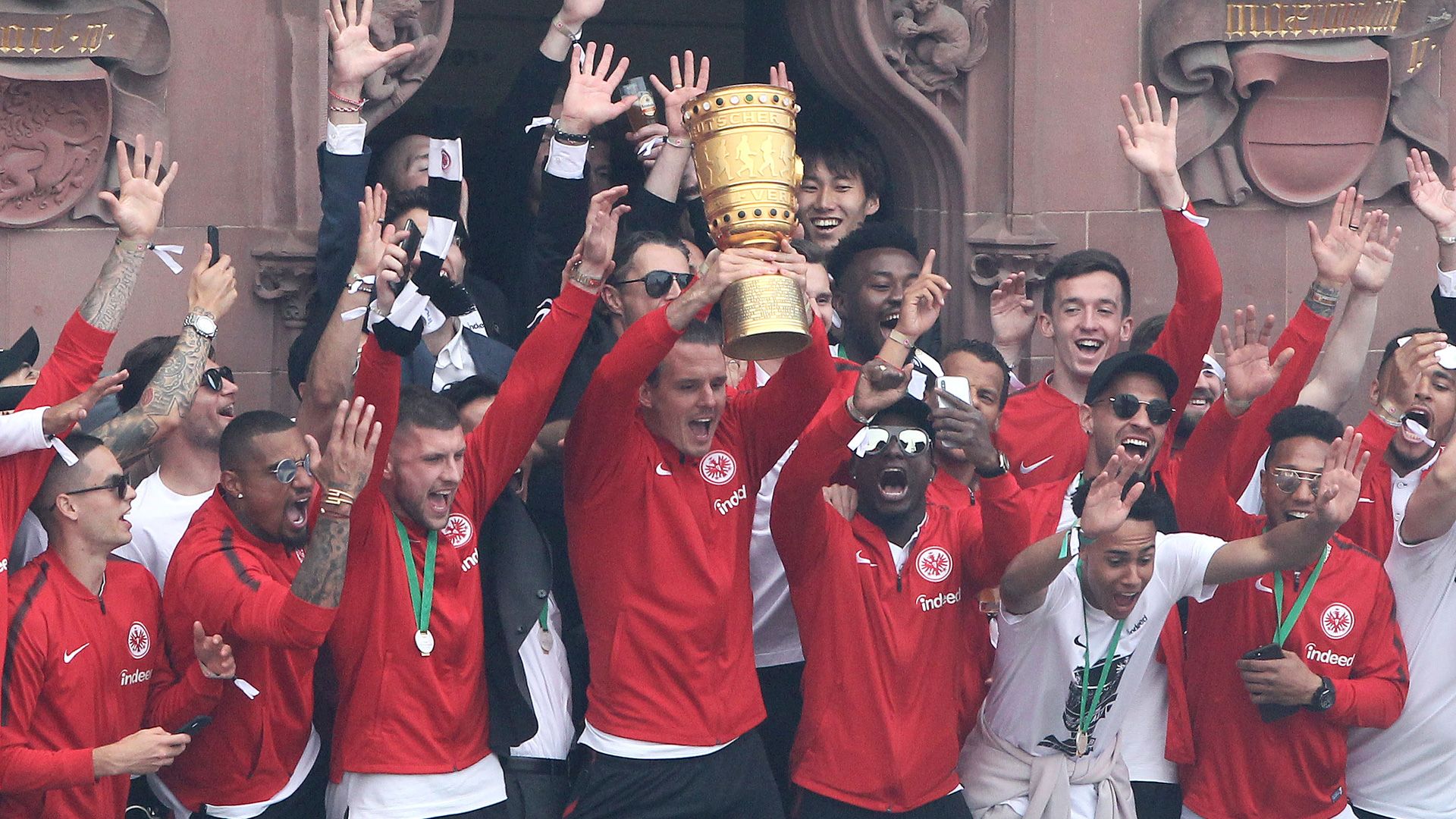 Frankfurt mit Pokal 20052018