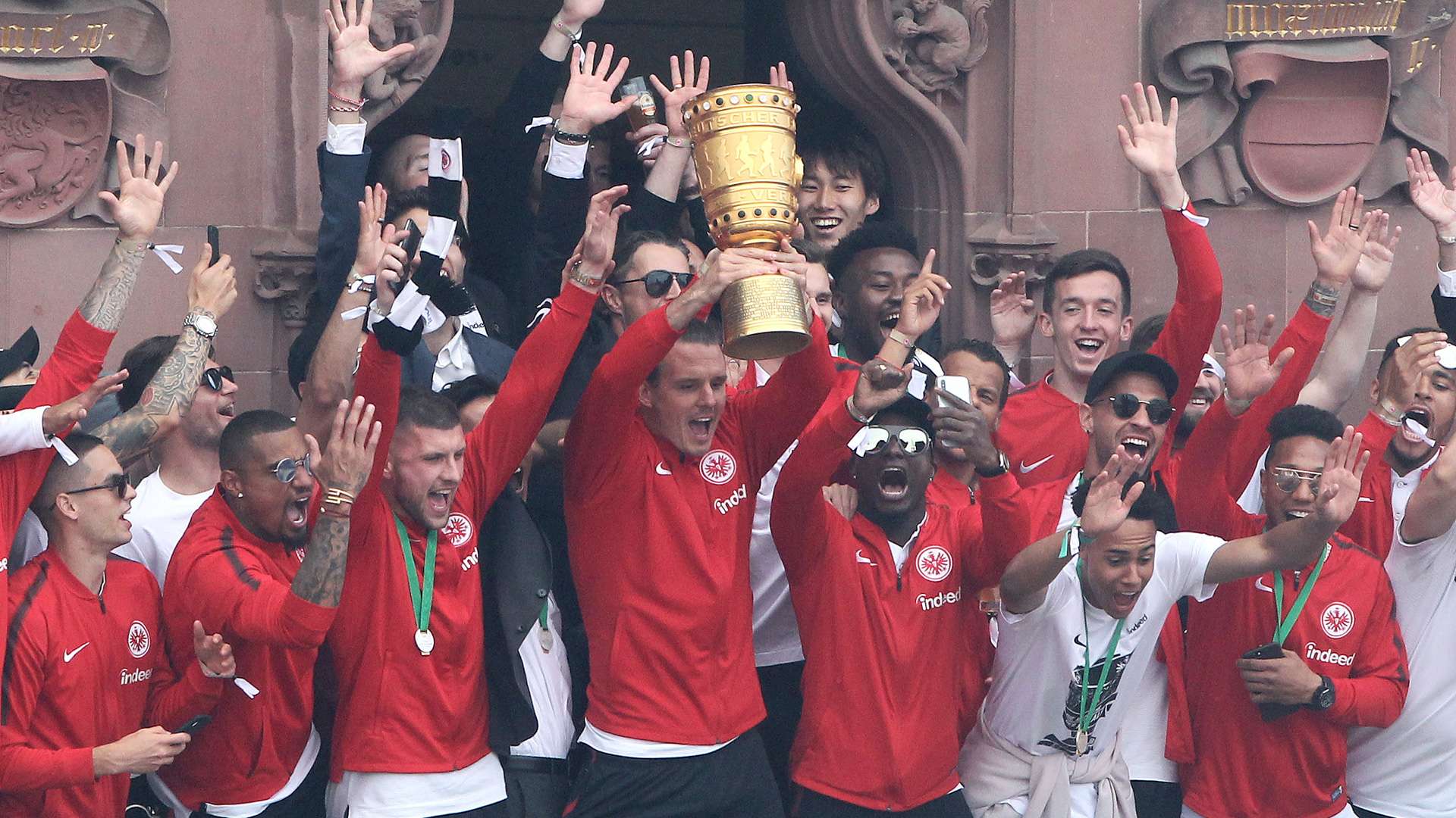 Frankfurt mit Pokal 20052018