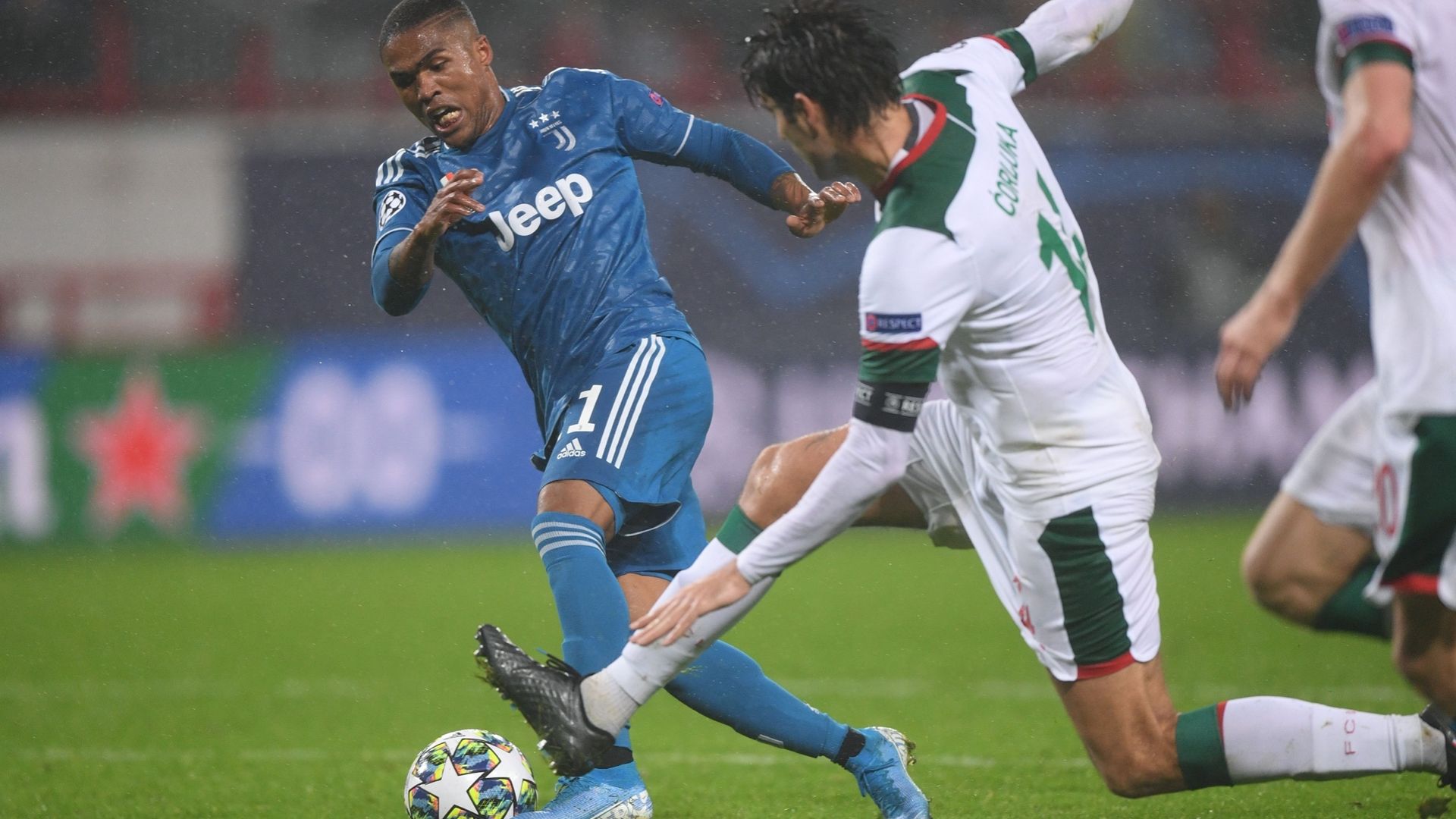 Douglas Costa Lokomotiv Juventus