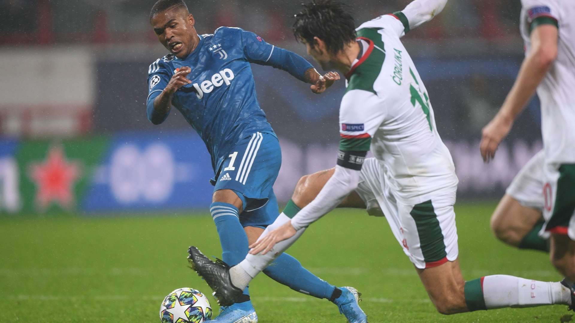 Douglas Costa Lokomotiv Juventus