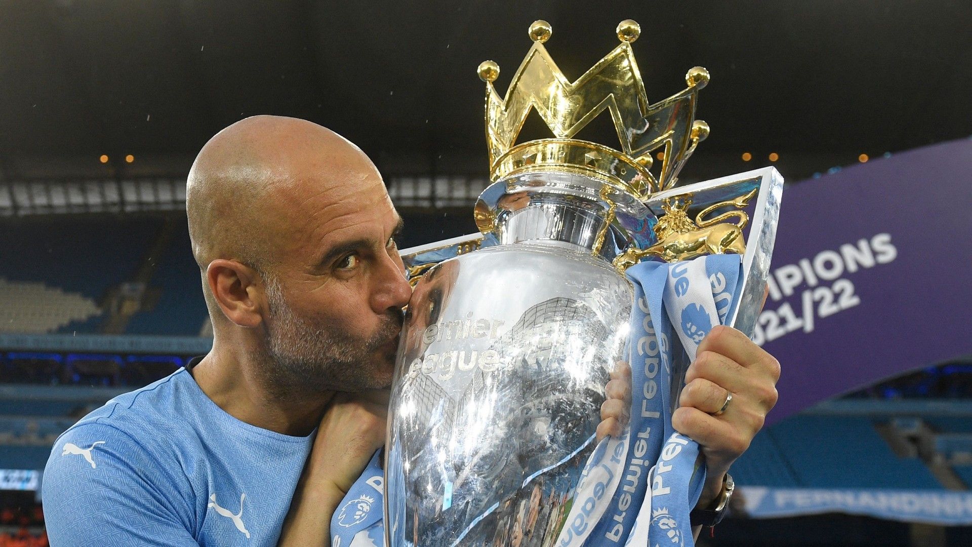 Pep Guardiola Man City PL trophy 2022
