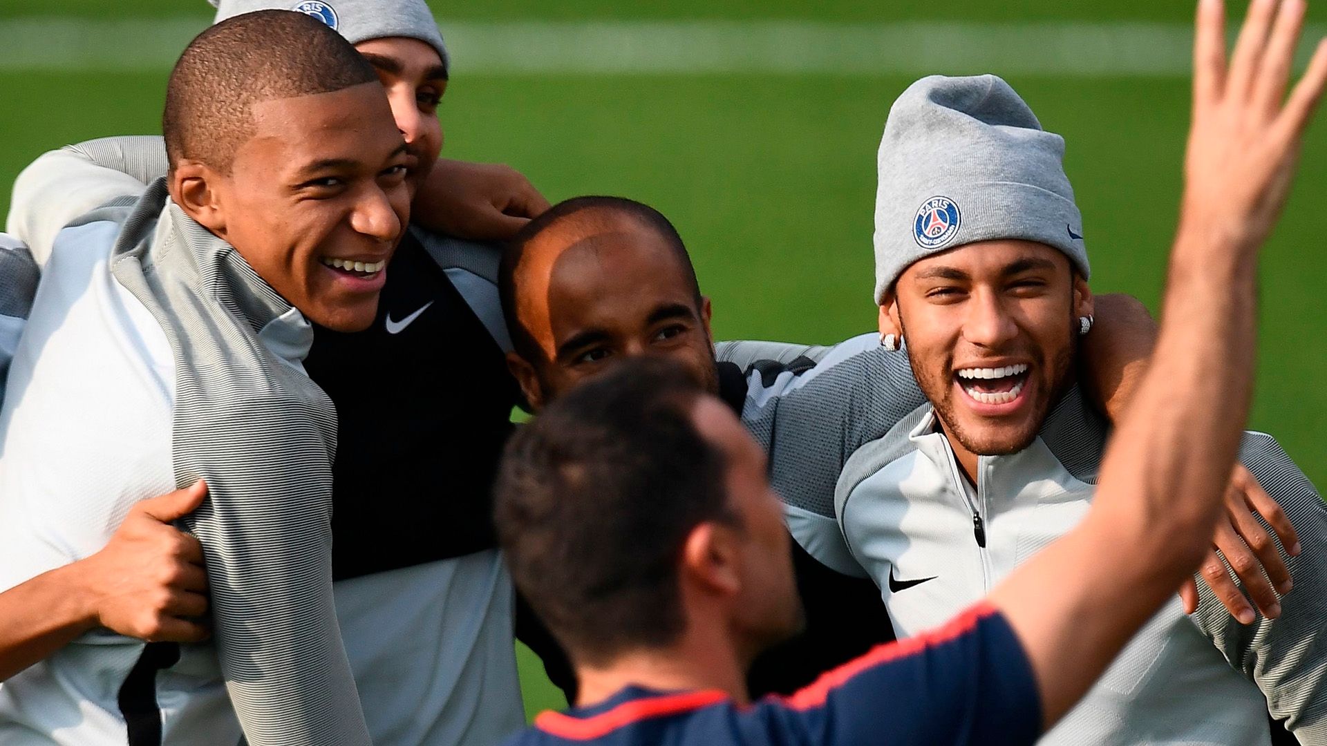 Mbappé e Neymar PSG Treino 26 09 17