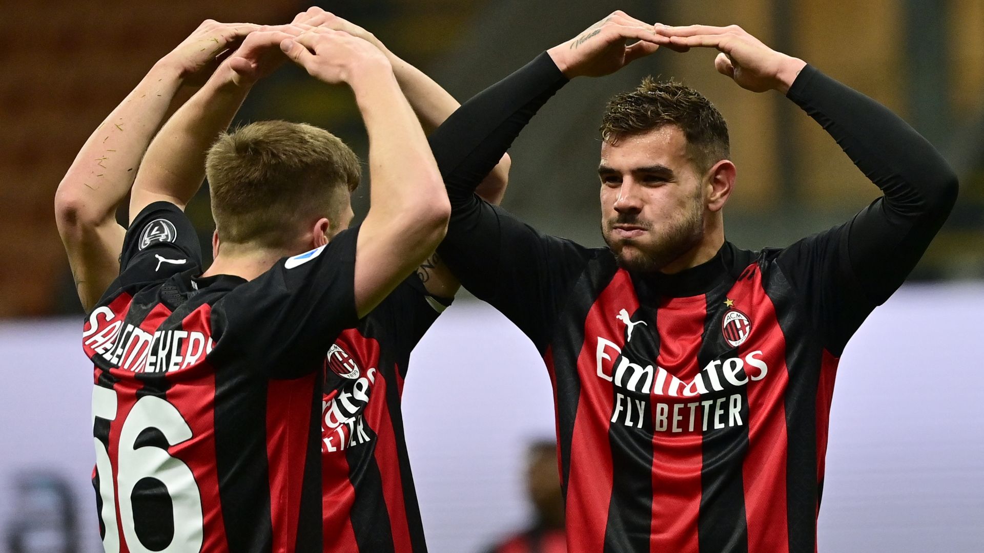 Theo Hernandez Milan Benevento celebrating Serie A