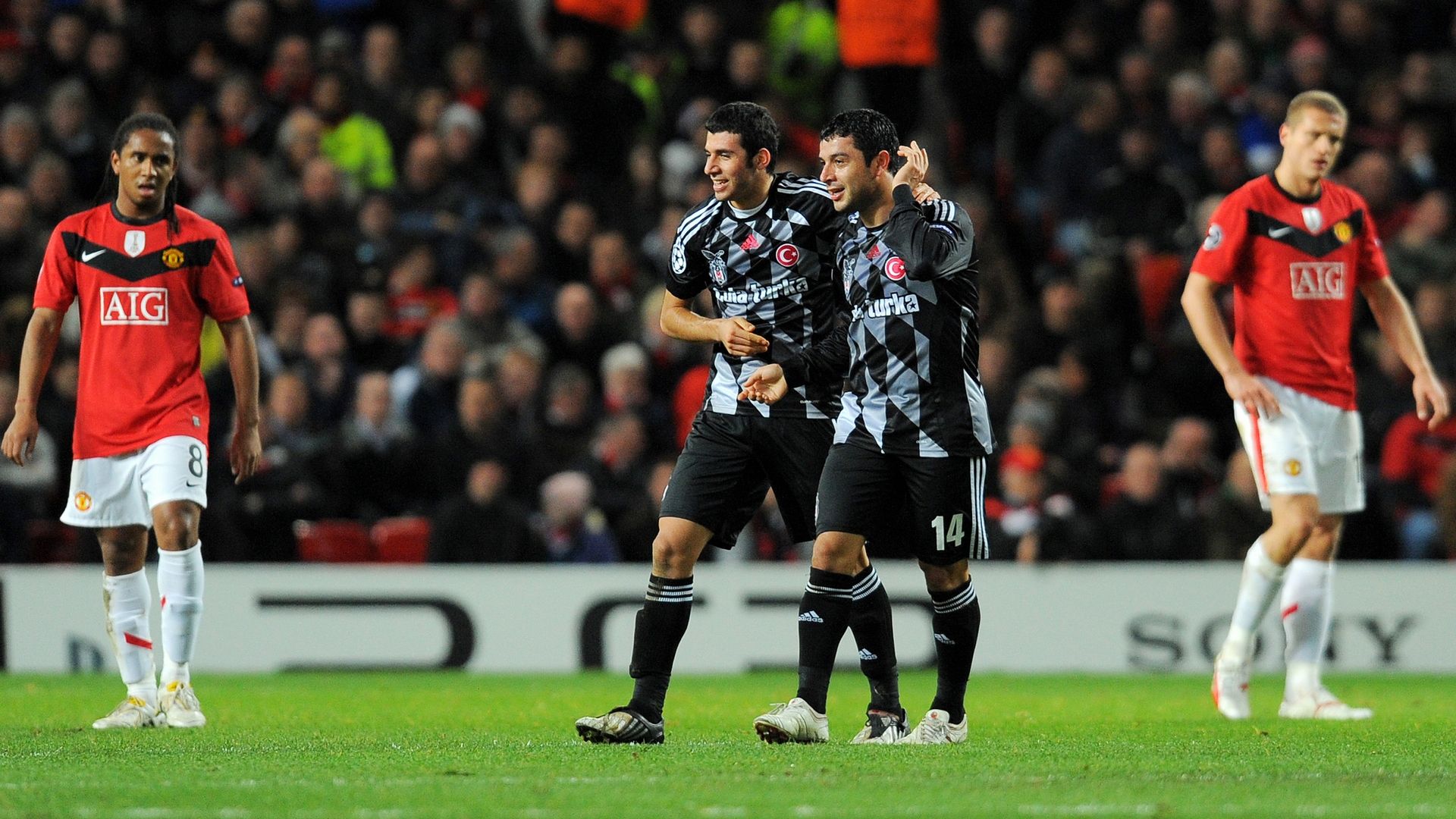 Rodrigo Tello Manchester United Besiktas 11252009