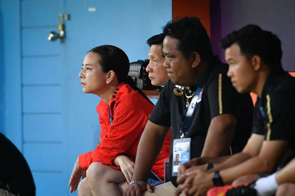 จเด็จ มีลาภ