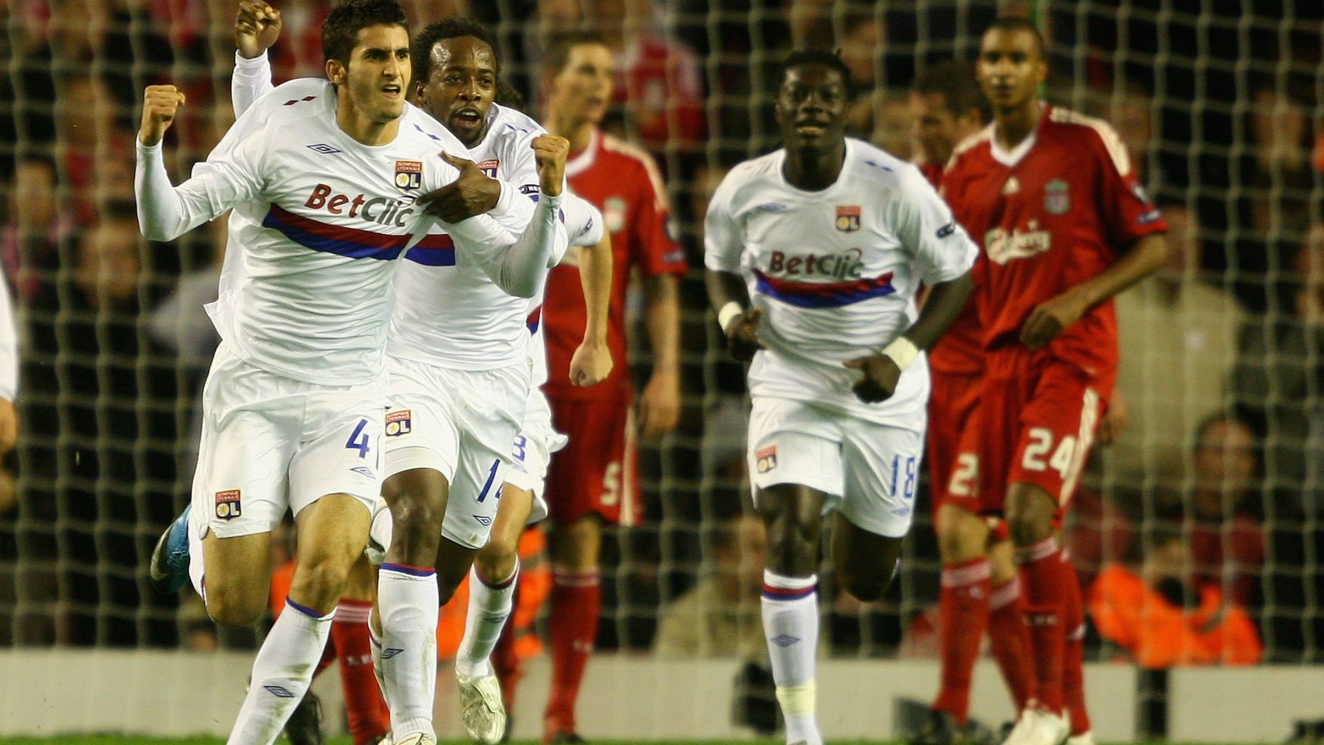 Maxime Gonalons Liverpool Lyon UEFA Champions League 20102009