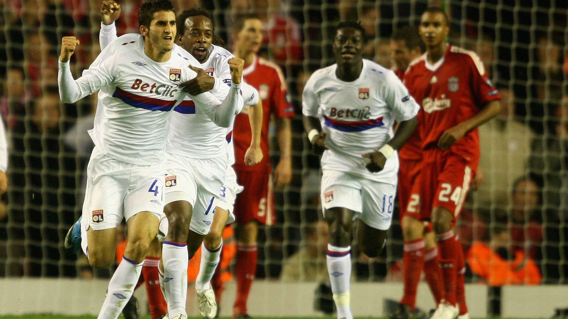 Maxime Gonalons Liverpool Lyon UEFA Champions League 20102009