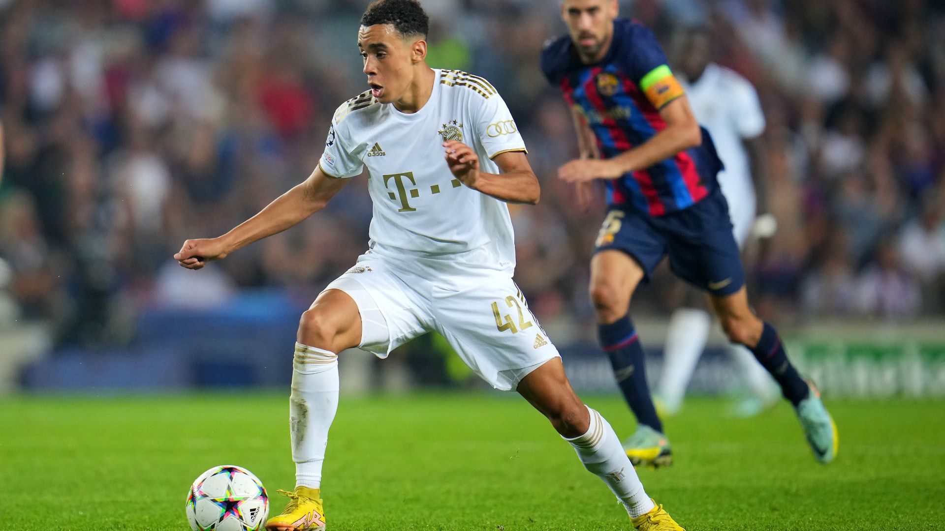 JAMAL MUSIALA BAYERN MÜNCHEN CHAMPIONS LEAGUE 26102022