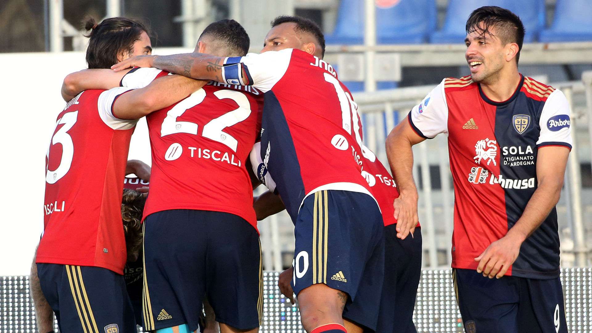 Cagliari celebrating Sampdoria Serie A
