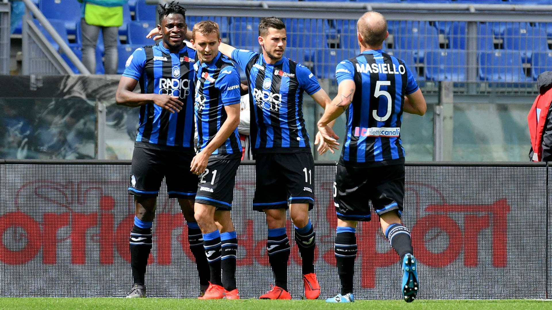 Atalanta celebrating goal against Lazio