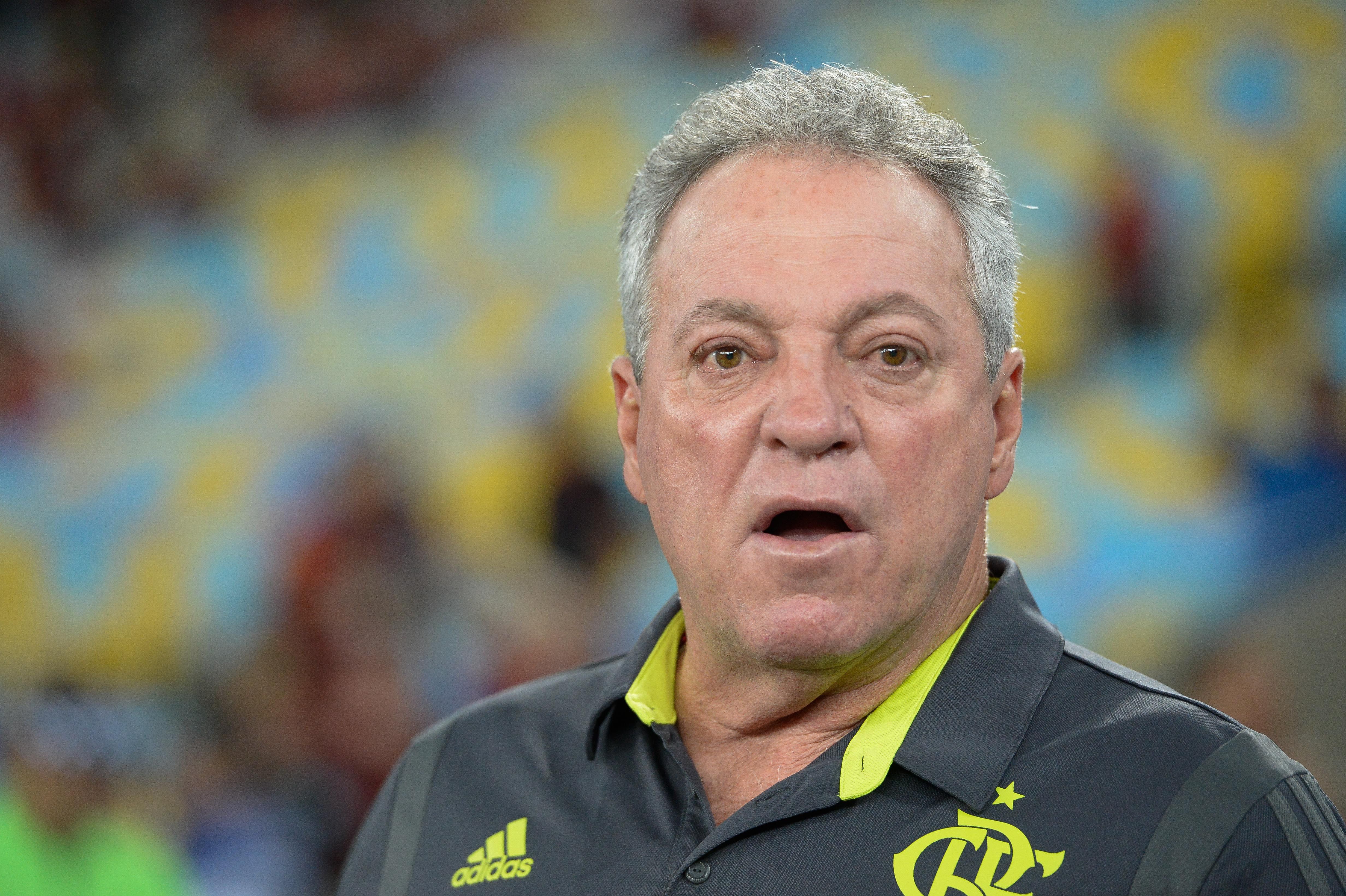 Abel Braga comanda Flamengo no Maracanã